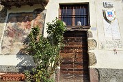 18 Casa Annovazzi con stemma, affresco, meridiana...